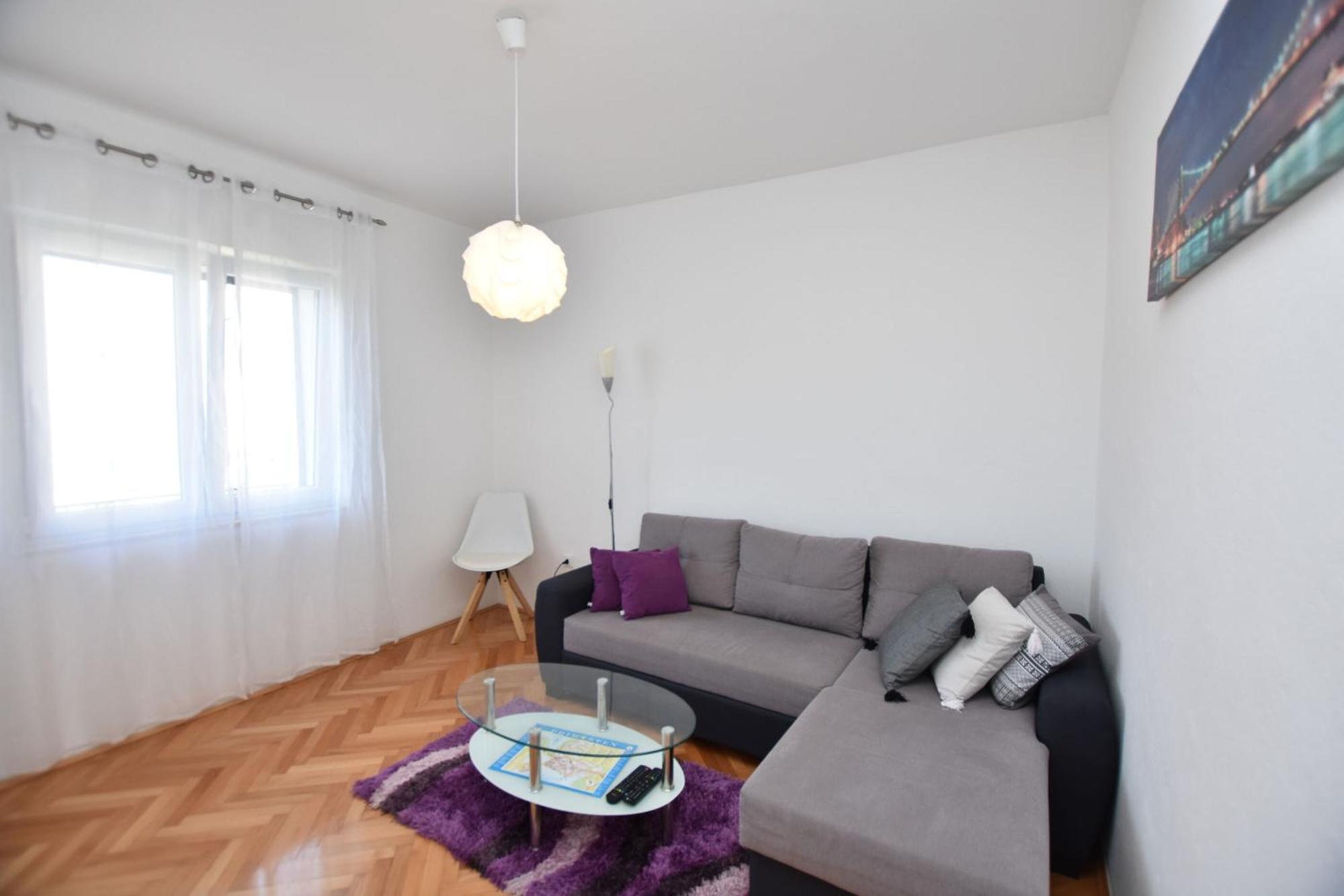 Apartments Guzela プリモシュテン 部屋 写真